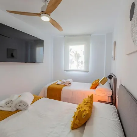 Homity Holidays - Playa Granada - Mar De Astrid モトリル
